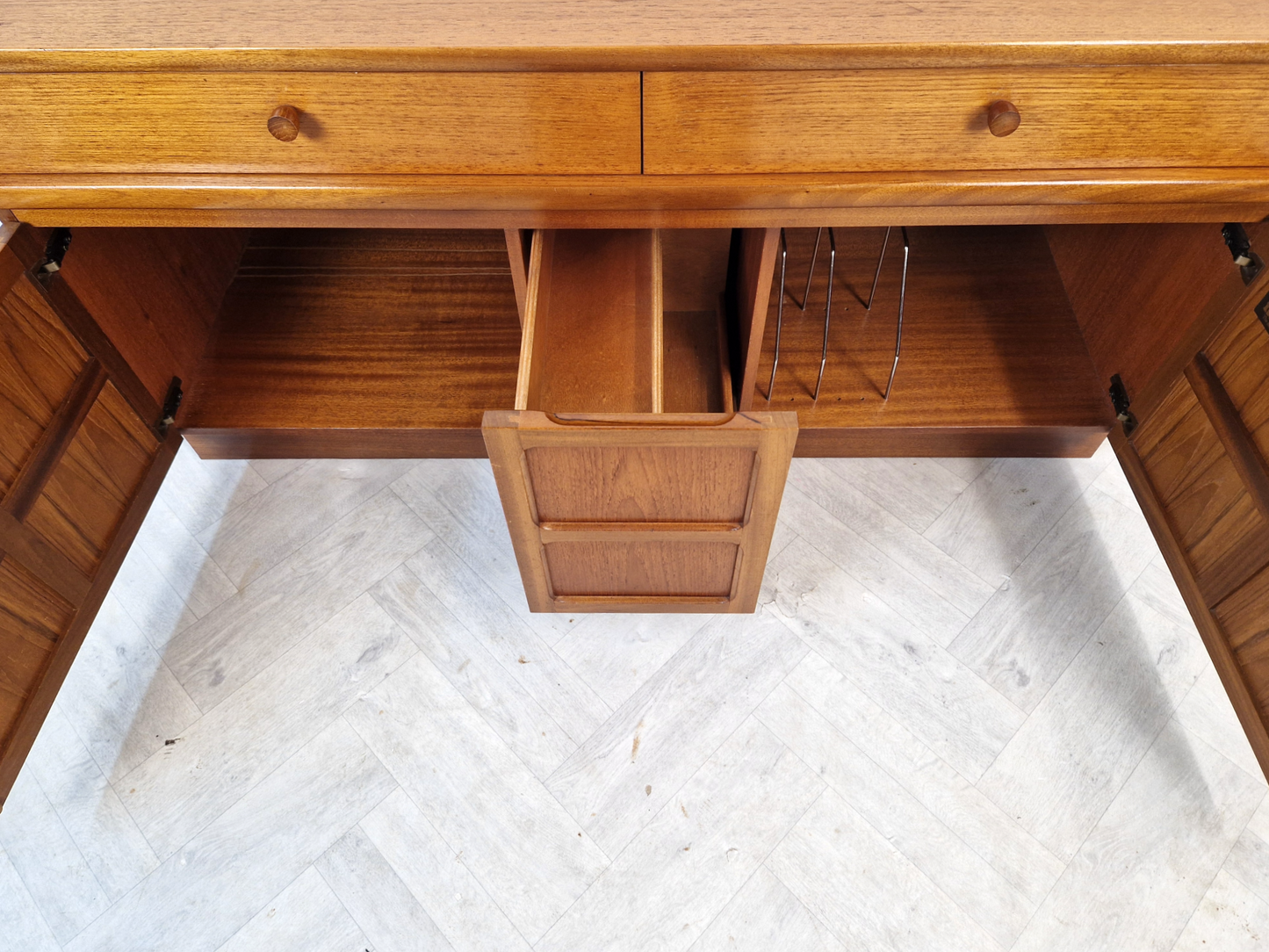 Nathan Parker Knoll Vintage Mid Century Medium Teak Danish Design Sideboard Media Unit