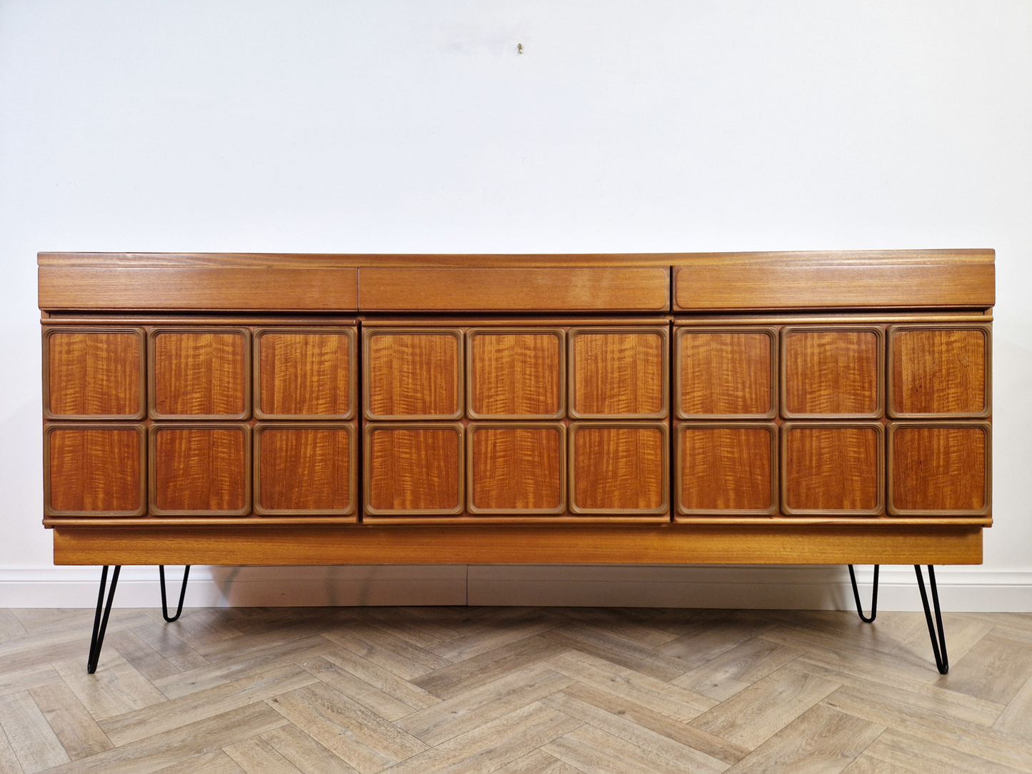 McIntosh Vintage Mid Century Danish Design Medium Teak Long Sideboard Buffet Credenza