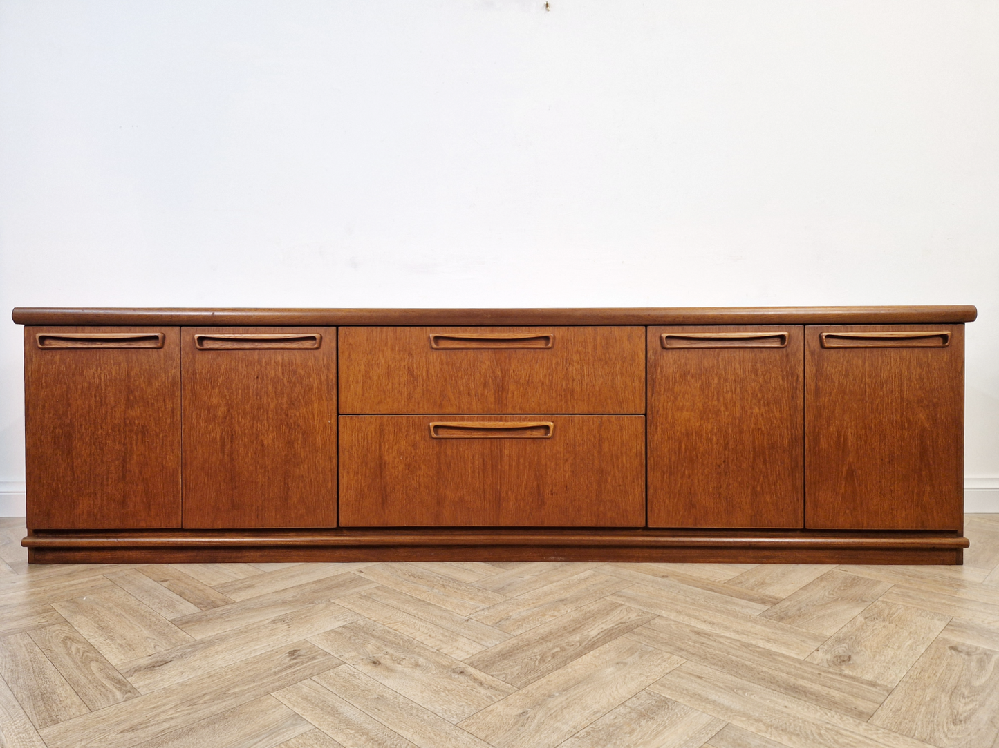Meredew Vintage Mid Century Danish Design Medium Teak Long Sideboard Buffet Credenza