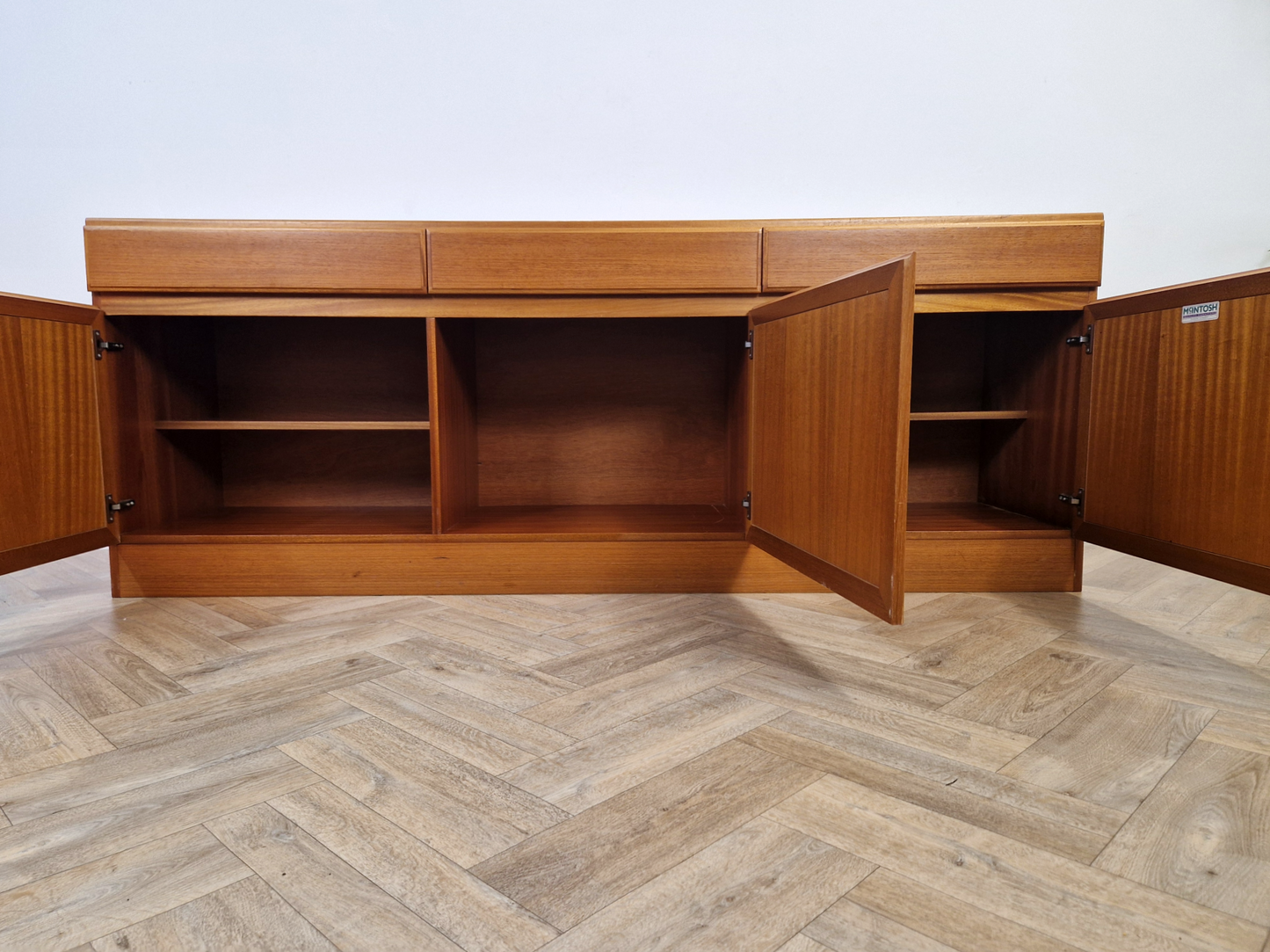 McIntosh Vintage Mid Century Golden Teak Danish Design Sideboard Buffet Credenza