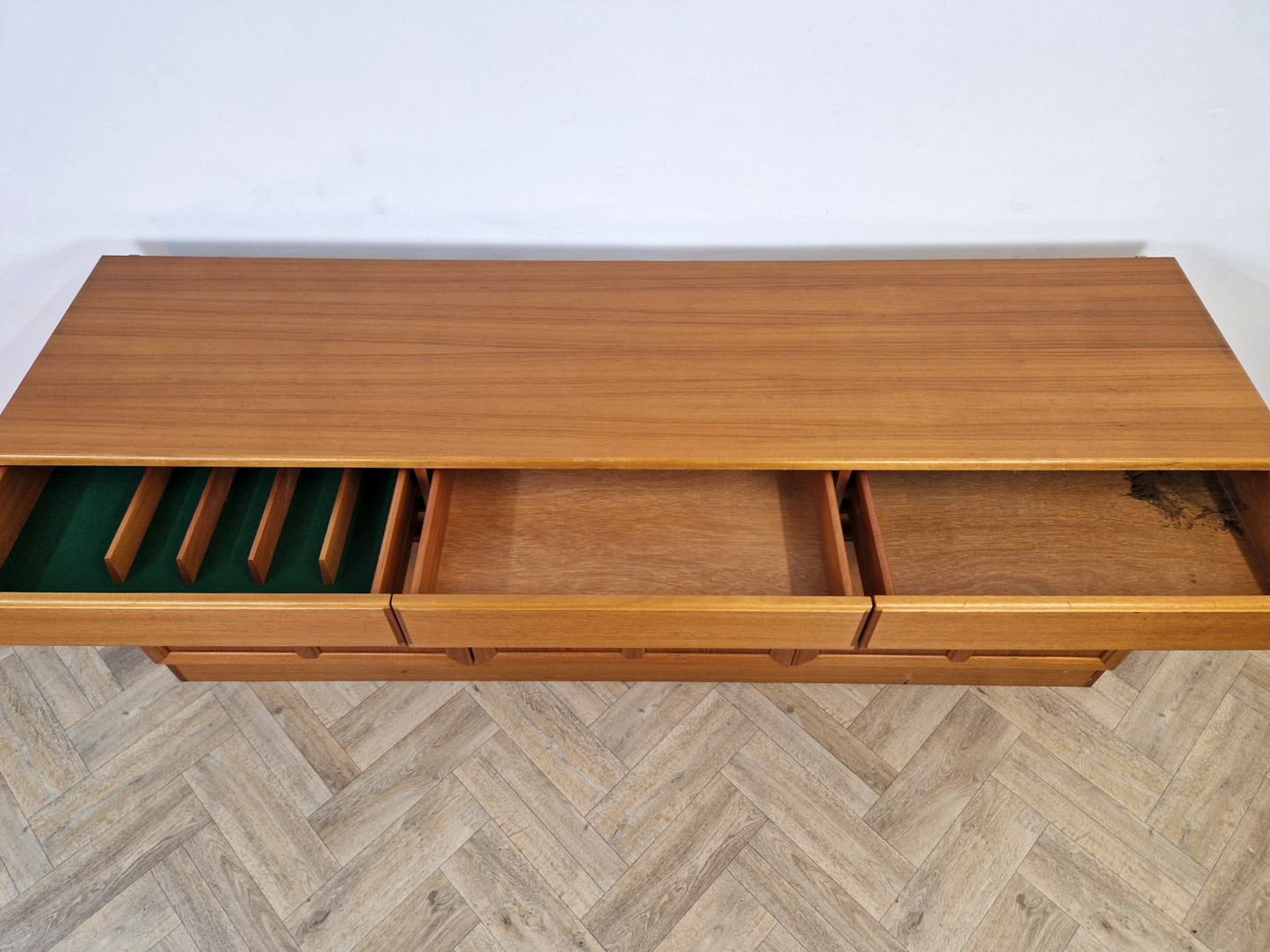 McIntosh Vintage Mid Century Golden Teak Danish Design Sideboard Buffet Credenza