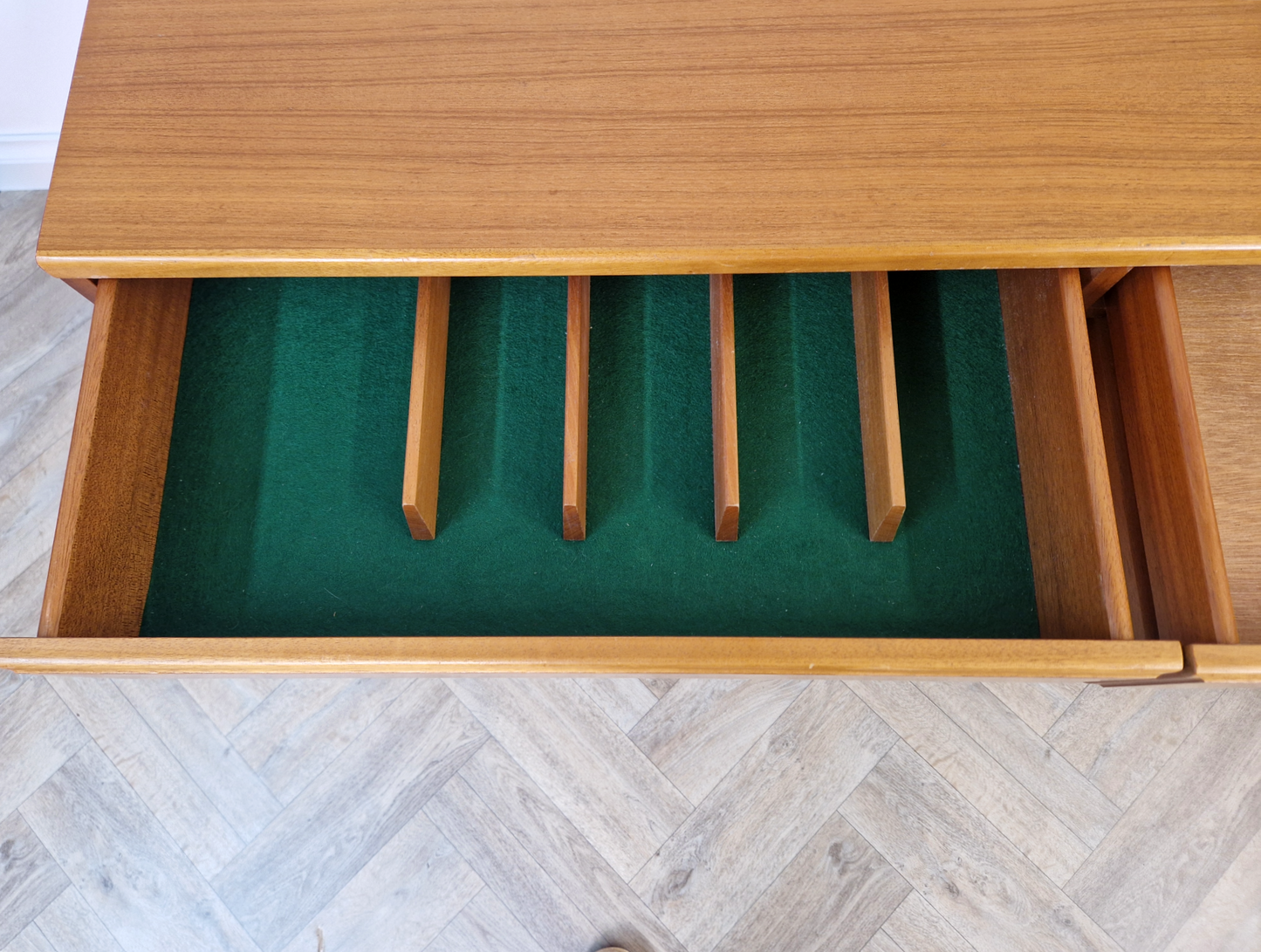 McIntosh Vintage Mid Century Golden Teak Danish Design Sideboard Buffet Credenza