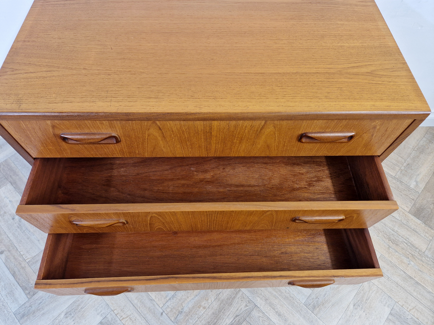 VB Wilkins G Plan Fresco Red Label Vintage Mid Century Medium Teak Chest of Drawers Sideboard