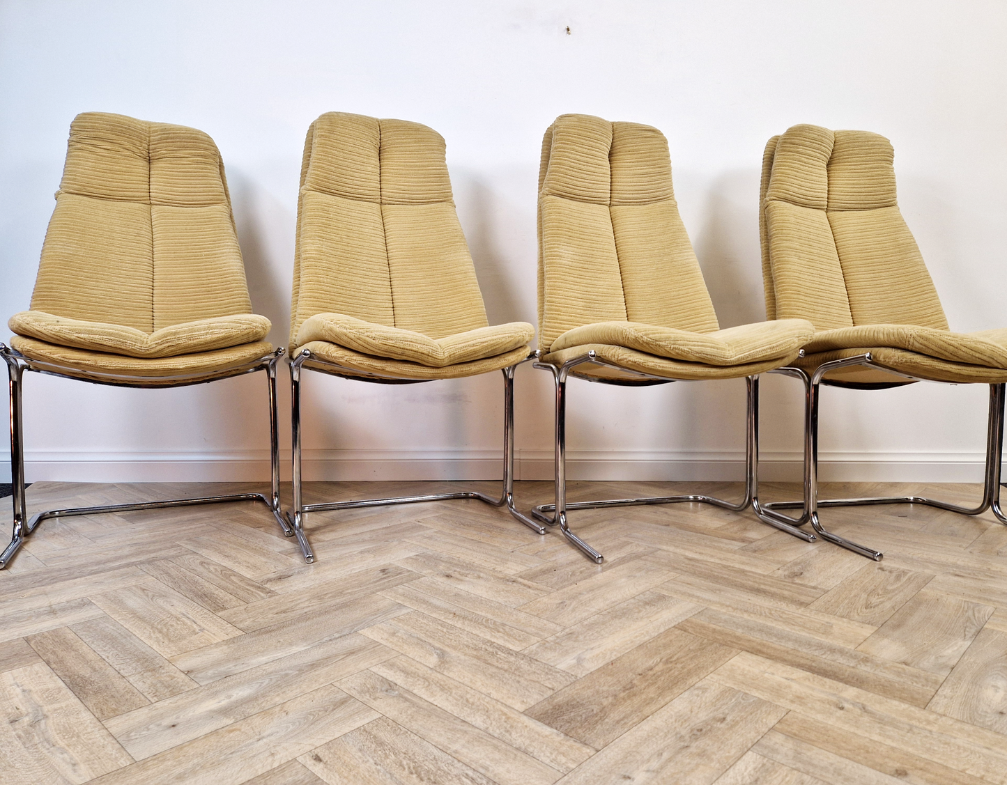 Tim Bates For Pieff Eleganza Vintage 1970s Set of 4 Chrome Cantilever Lounge Dining Chairs