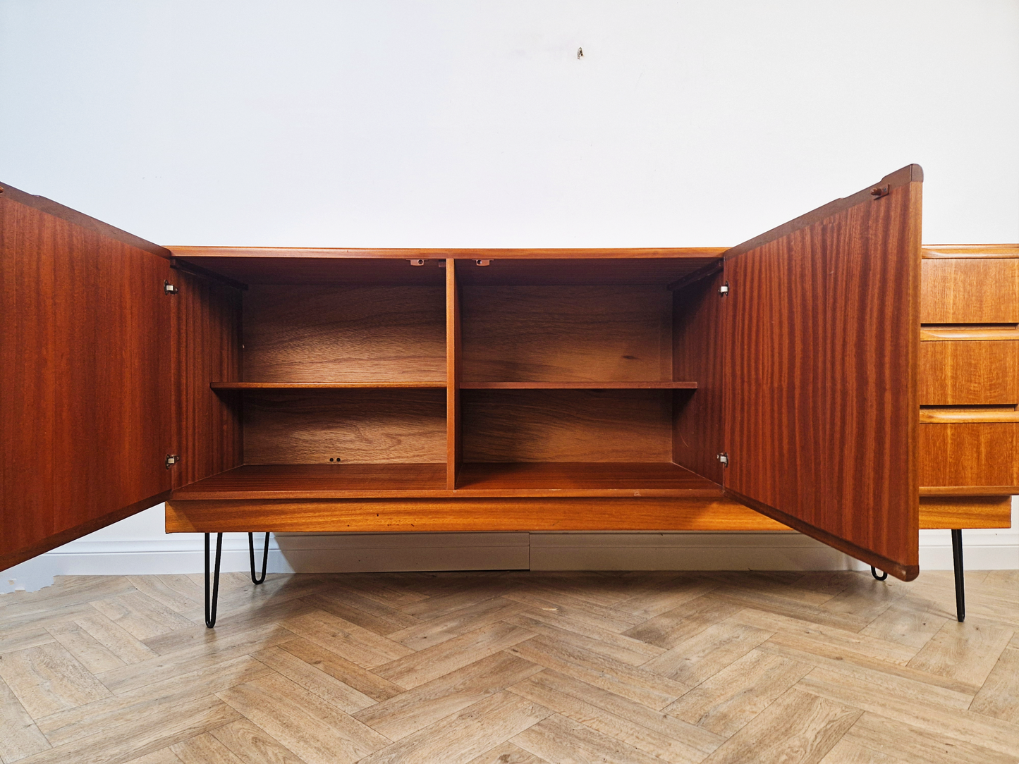McIntosh Vintage Mid Century Medium Teak Danish Design Sideboard Buffet Credenza