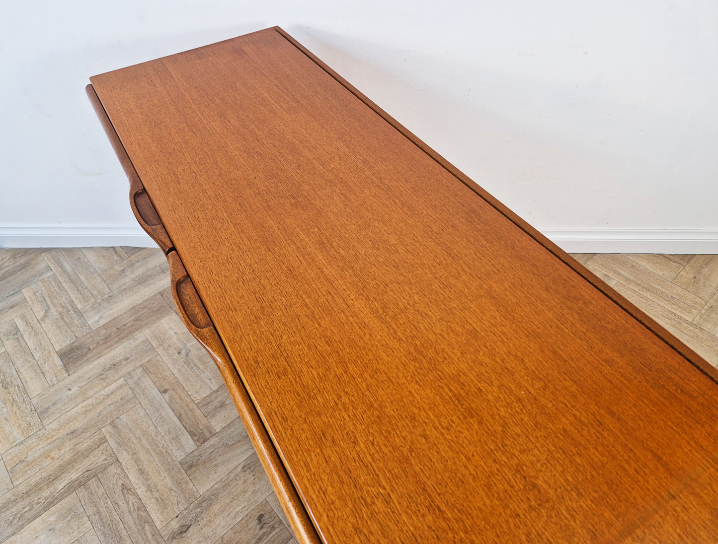 McIntosh Vintage Mid Century Medium Teak Danish Design Sideboard Buffet Credenza