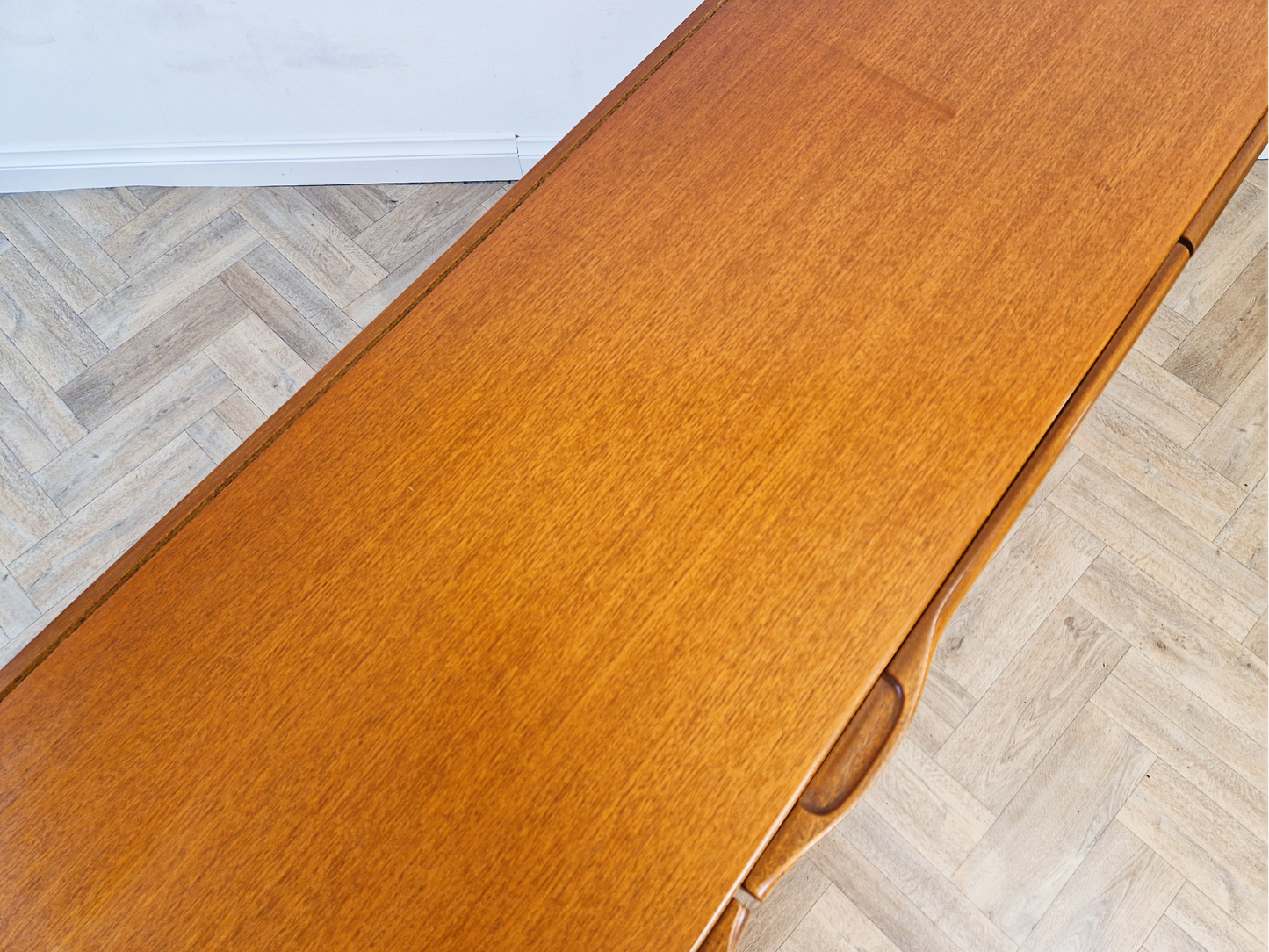 McIntosh Vintage Mid Century Medium Teak Danish Design Sideboard Buffet Credenza