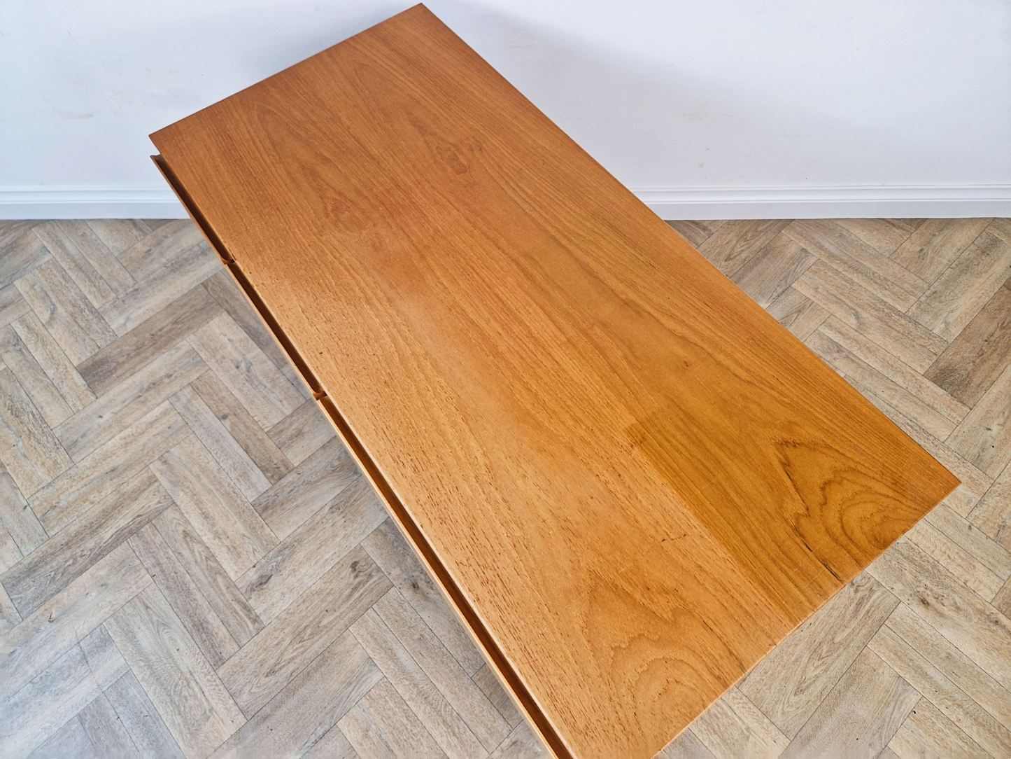 Beaver & Tapley Model 33 Vintage Mid Century Blond Teak Compact Sideboard Entertainment Unit