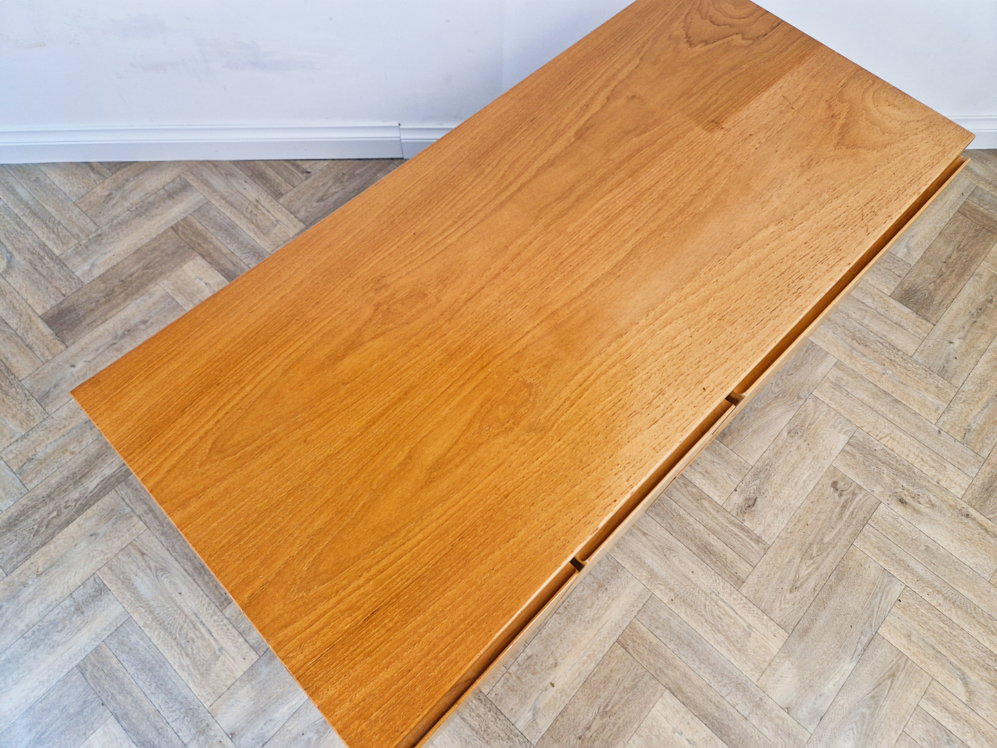 Beaver & Tapley Model 33 Vintage Mid Century Blond Teak Compact Sideboard Entertainment Unit