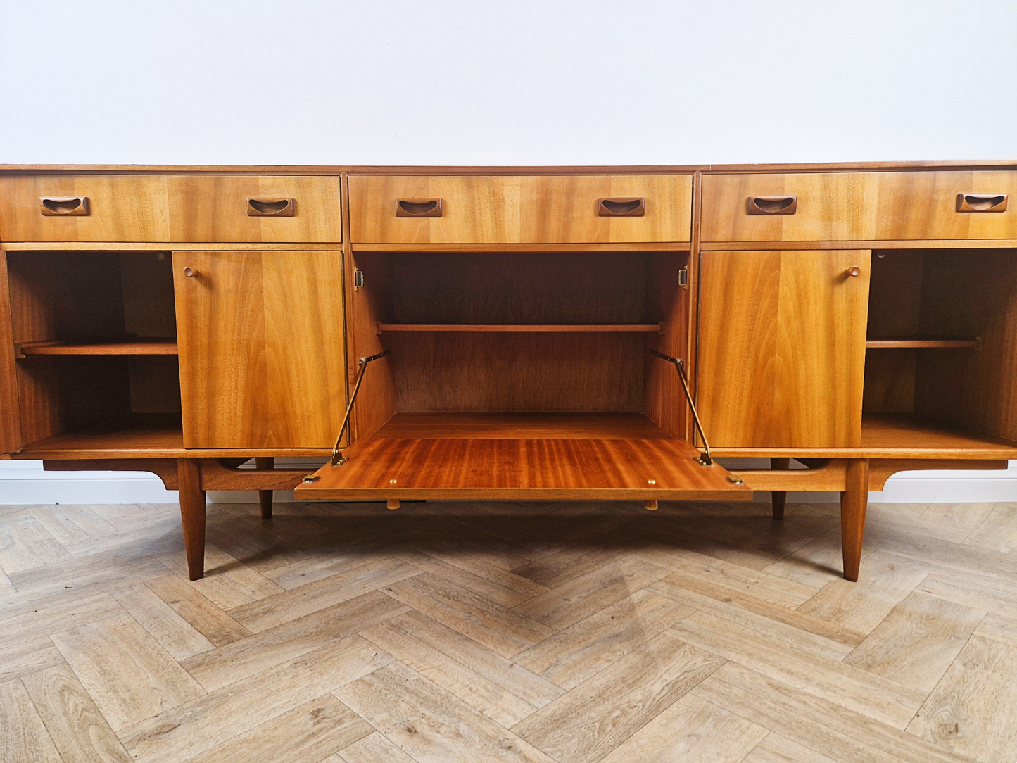 McIntosh 1960s Vintage Mid Century Pyramid Teak Danish Design Sideboard Buffet Credenza