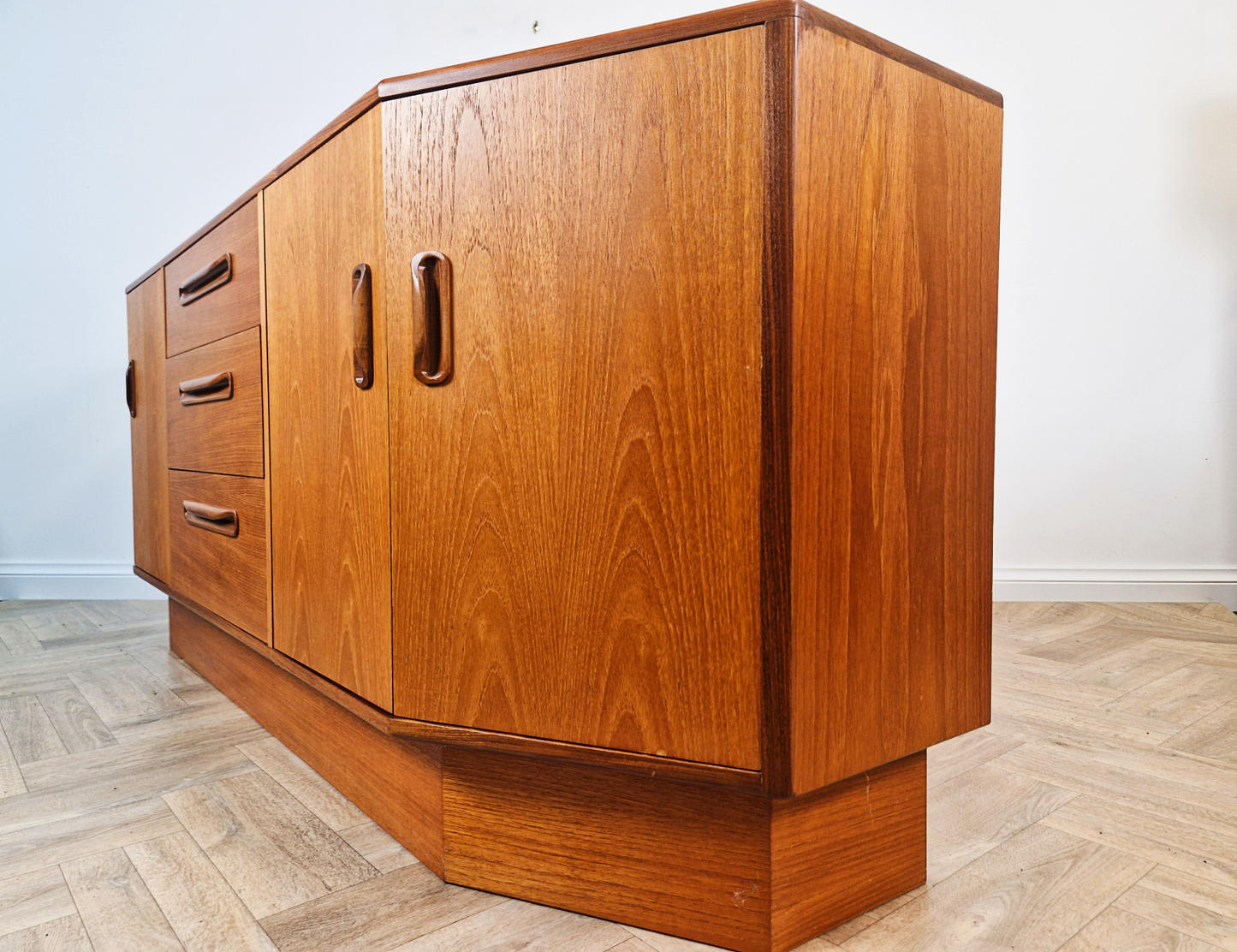 VB Wilkins G Plan Fresco Vintage Mid Century Danish Design Medium Teak Sideboard Credenza