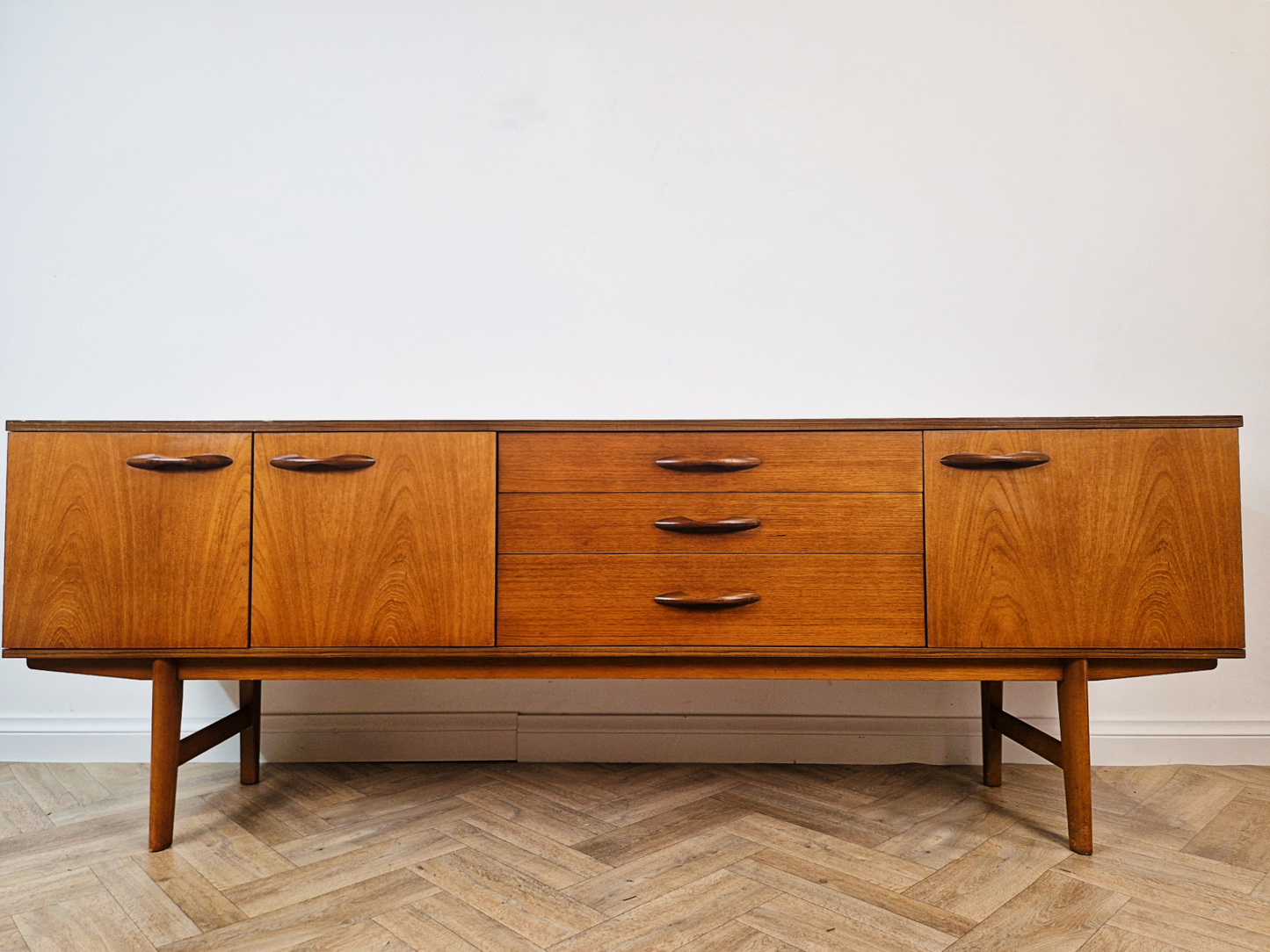 Avalon Vintage 1960s Danish Medium Teak Design Long John Sideboard Buffet Credenza
