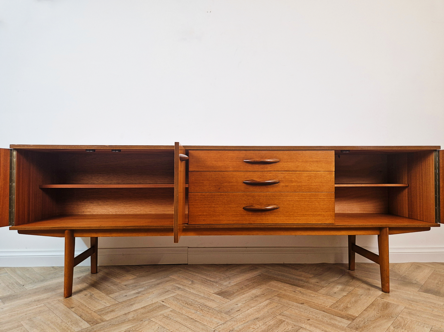 Avalon Vintage 1960s Danish Medium Teak Design Long John Sideboard Buffet Credenza