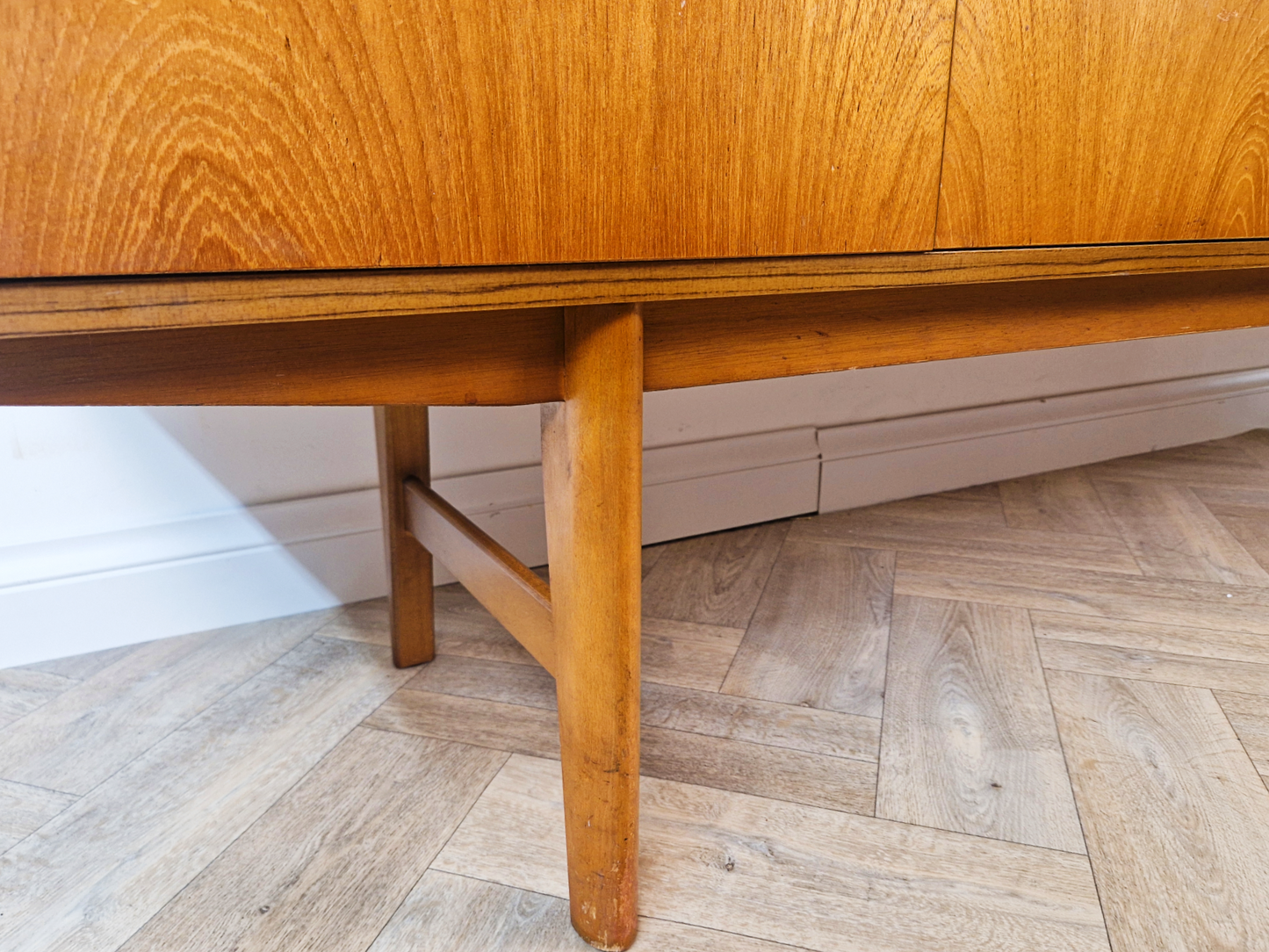 Avalon Vintage 1960s Danish Medium Teak Design Long John Sideboard Buffet Credenza
