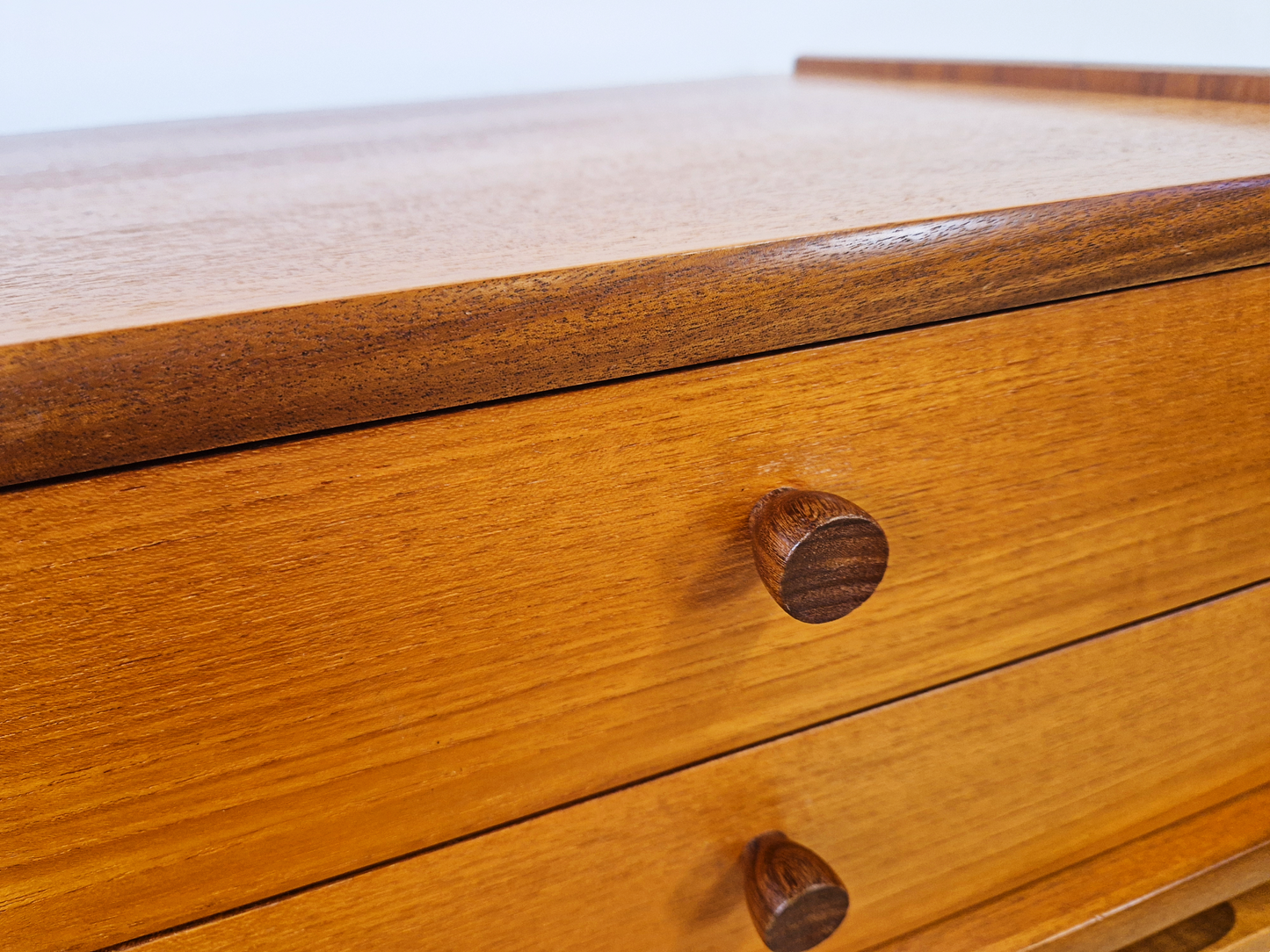 Parker Knoll Mid Century Medium Teak Danish Design Compact Retro Sideboard Cabinet