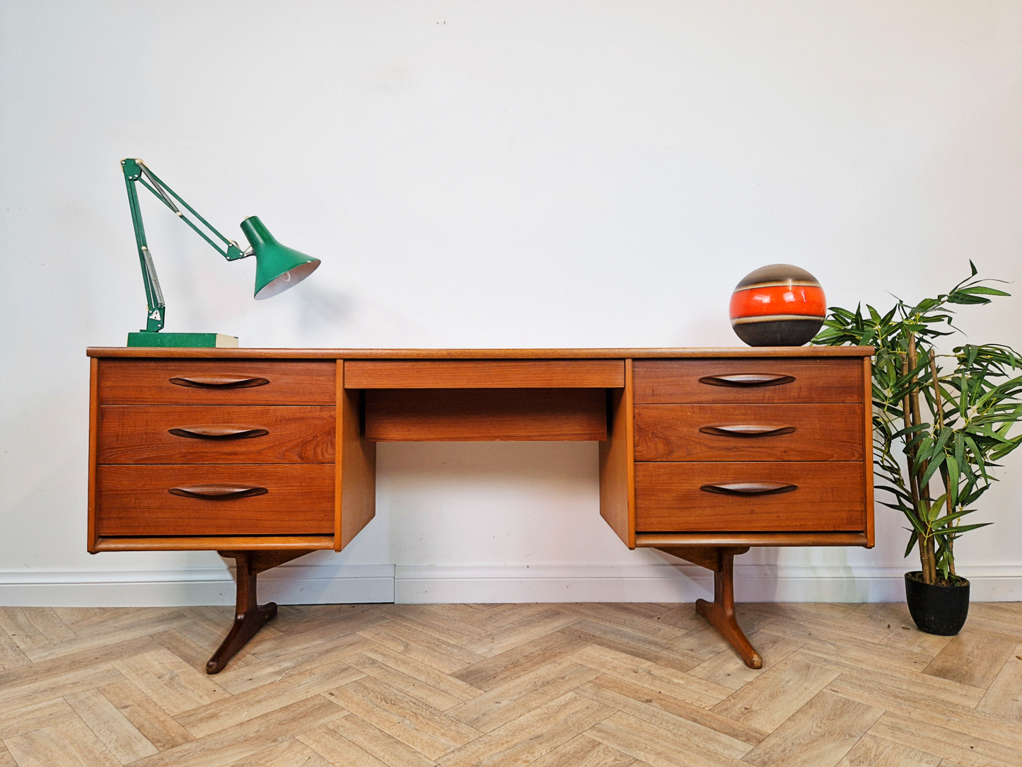 Frank Guille For Austinsuite VIntage Mid Century Danish Design Dresser Desk