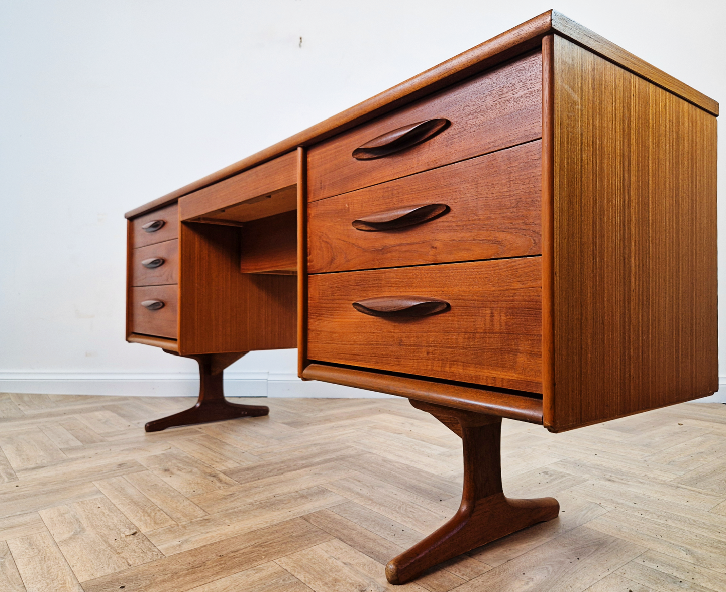Frank Guille For Austinsuite VIntage Mid Century Danish Design Dresser Desk