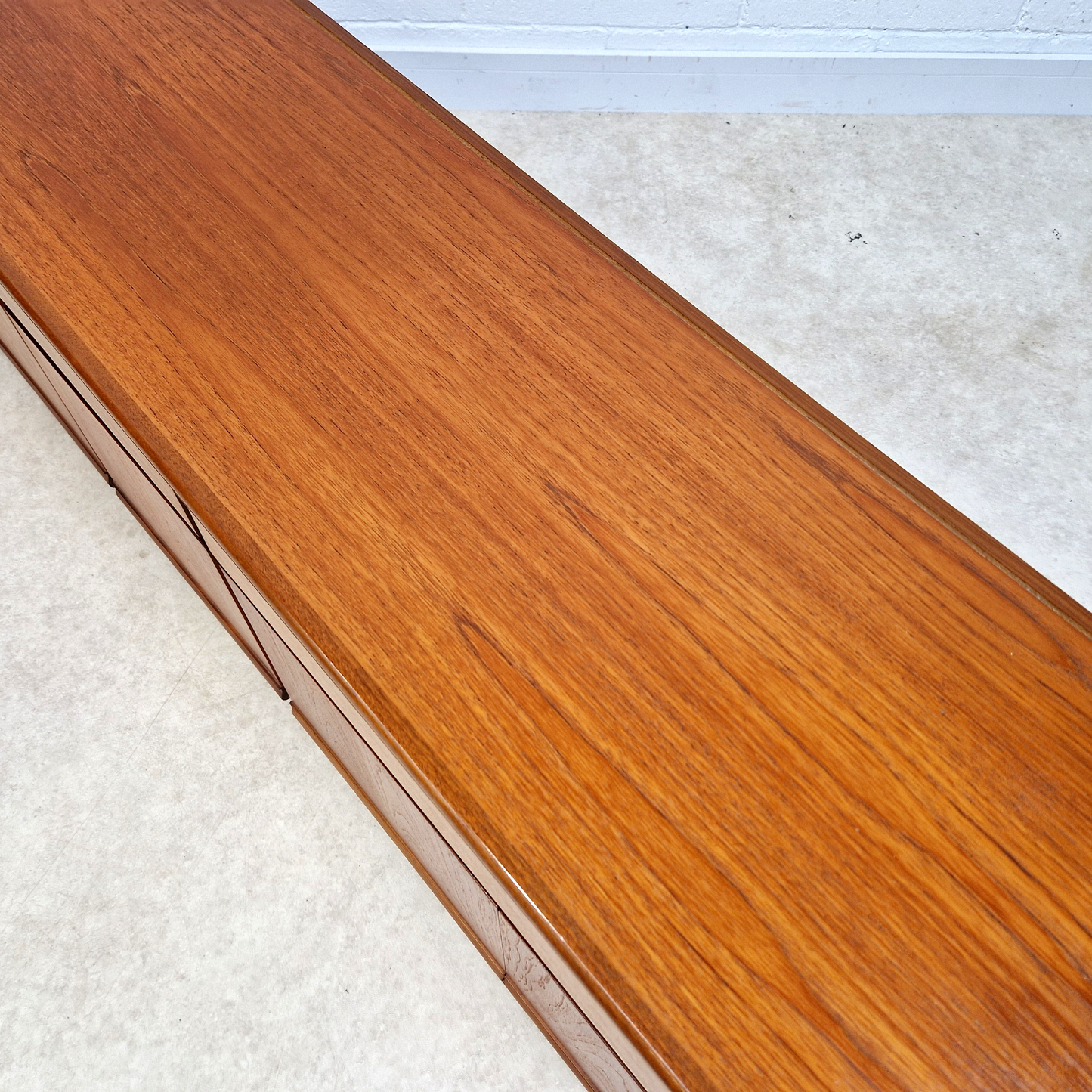 William Lawrence Vintage Mid Century 1960s Danish Deisign Sideboard Credenza