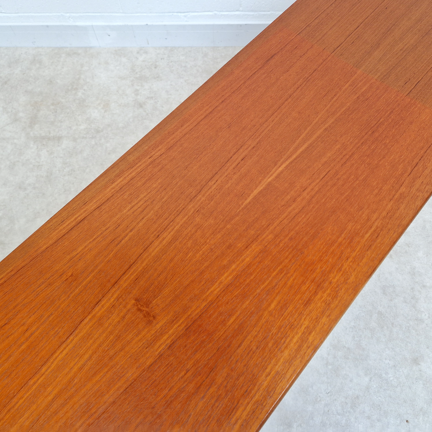William Morris Vintage Mid Century Medium Teak Danish Design Sideboard Buffet Credenza