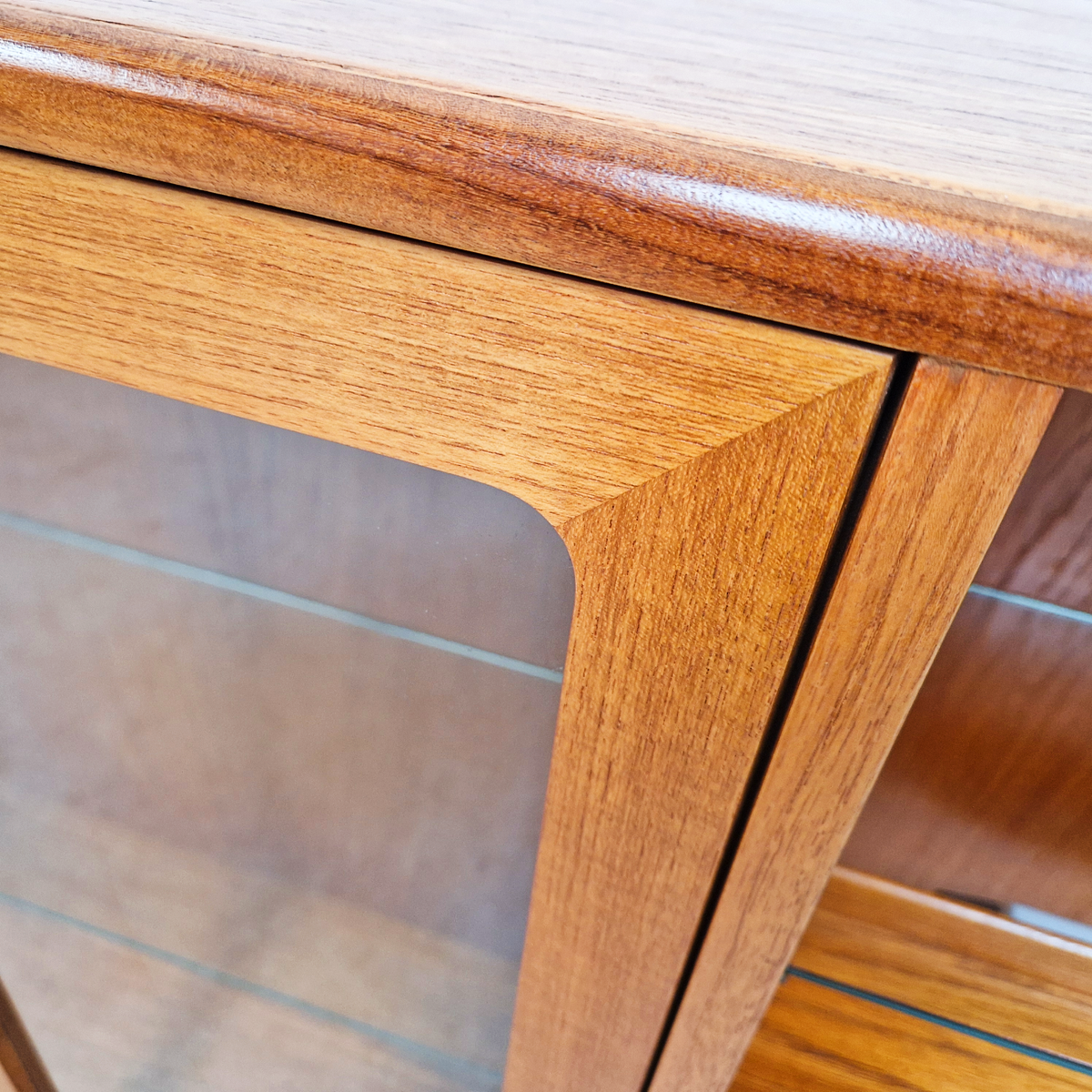 G Plan Vintage Mid Century Medium Teak & Glazed Glass Low Sideboard Bookcase Drinks Cabinet