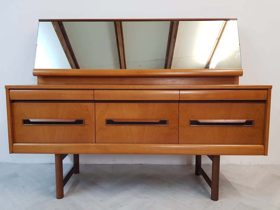 Vintage Mid Century 1960s Danish Design Golden Teak Dresser Sideboard Desk