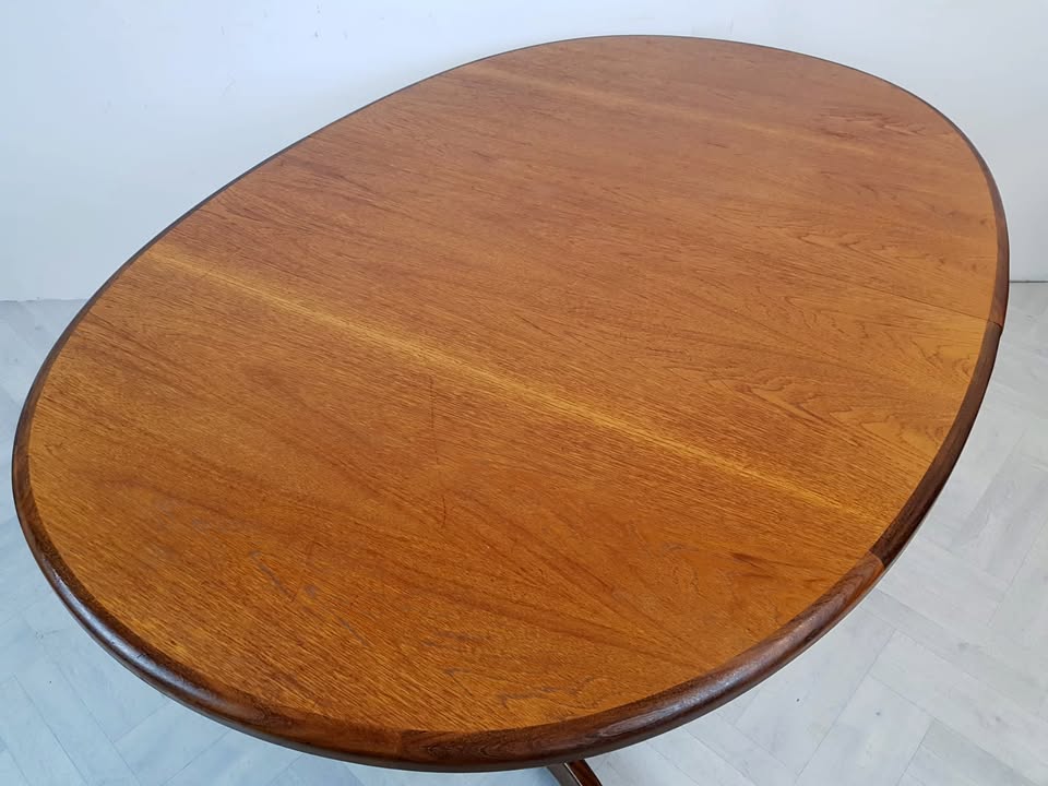 G Plan Fresco Red Label Vintage Danish Design Extending Oval Dining Table Chair Set