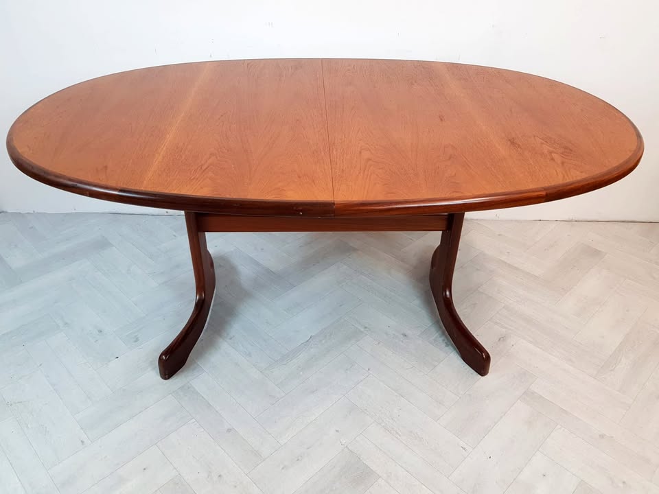 G Plan Fresco Red Label Vintage Danish Design Extending Oval Dining Table Chair Set