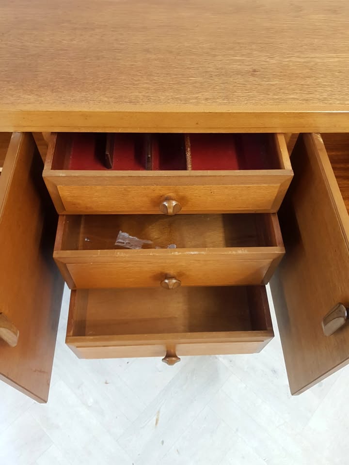 Greaves & Thomas Vintage 1960s Mid Century Danish Design Long Sideboard Buffet Credenza