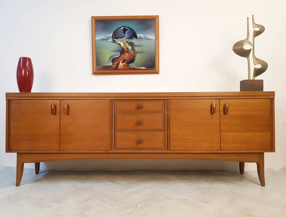 Greaves & Thomas Vintage 1960s Mid Century Danish Design Long Sideboard Buffet Credenza