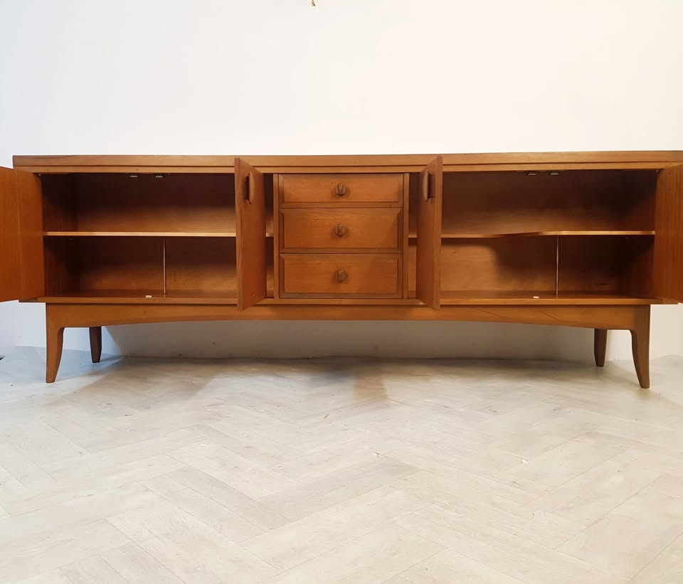 Greaves & Thomas Vintage 1960s Mid Century Danish Design Long Sideboard Buffet Credenza