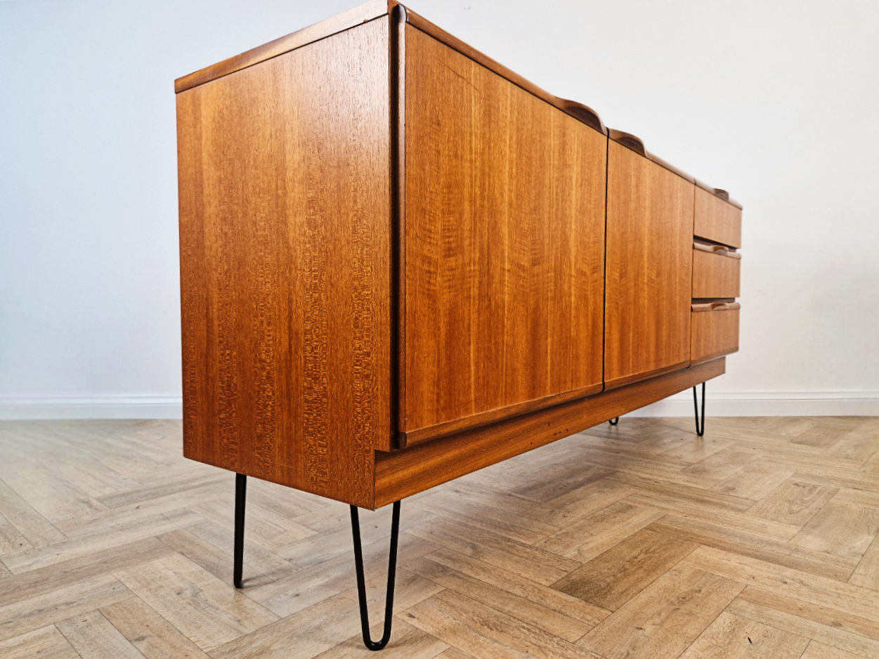 McIntosh Vintage Mid Century Medium Teak Danish Design Sideboard Buffet Credenza