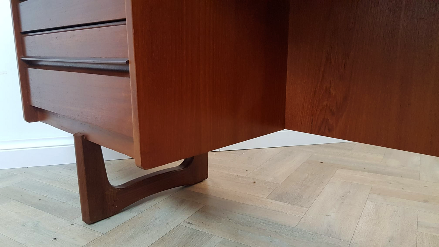 William Lawrence Vintage Mid Century Danish Design Teak Desk Dresser Sideboard