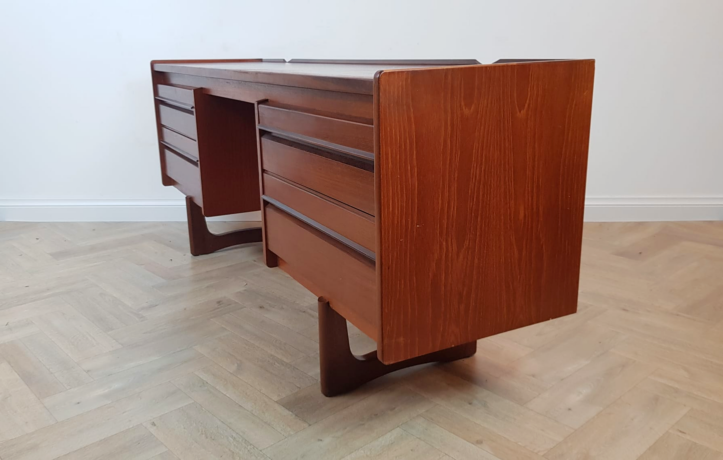 William Lawrence Vintage Mid Century Danish Design Teak Desk Dresser Sideboard