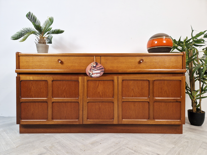 Nathan Parker Knoll Vintage Mid Century Medium Teak Danish Design Sideboard Media Unit