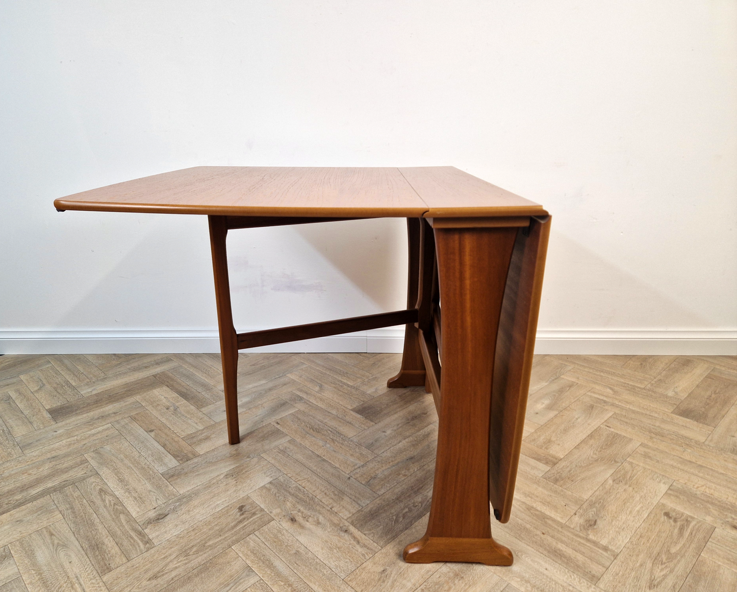 Vintage Mid Century Solid Teak Danish Design Drop Leaf Gate Leg Dining Table