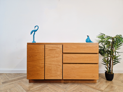 Beaver & Tapley Model 33 Vintage Mid Century Blond Teak Compact Sideboard Entertainment Unit