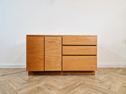 Beaver & Tapley Model 33 Vintage Mid Century Blond Teak Compact Sideboard Entertainment Unit