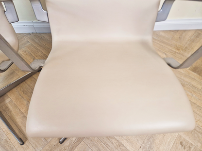 Pair Arne Jacobsen Fritz Hansen Oxford Mid Century Danish Design Highback Chairs