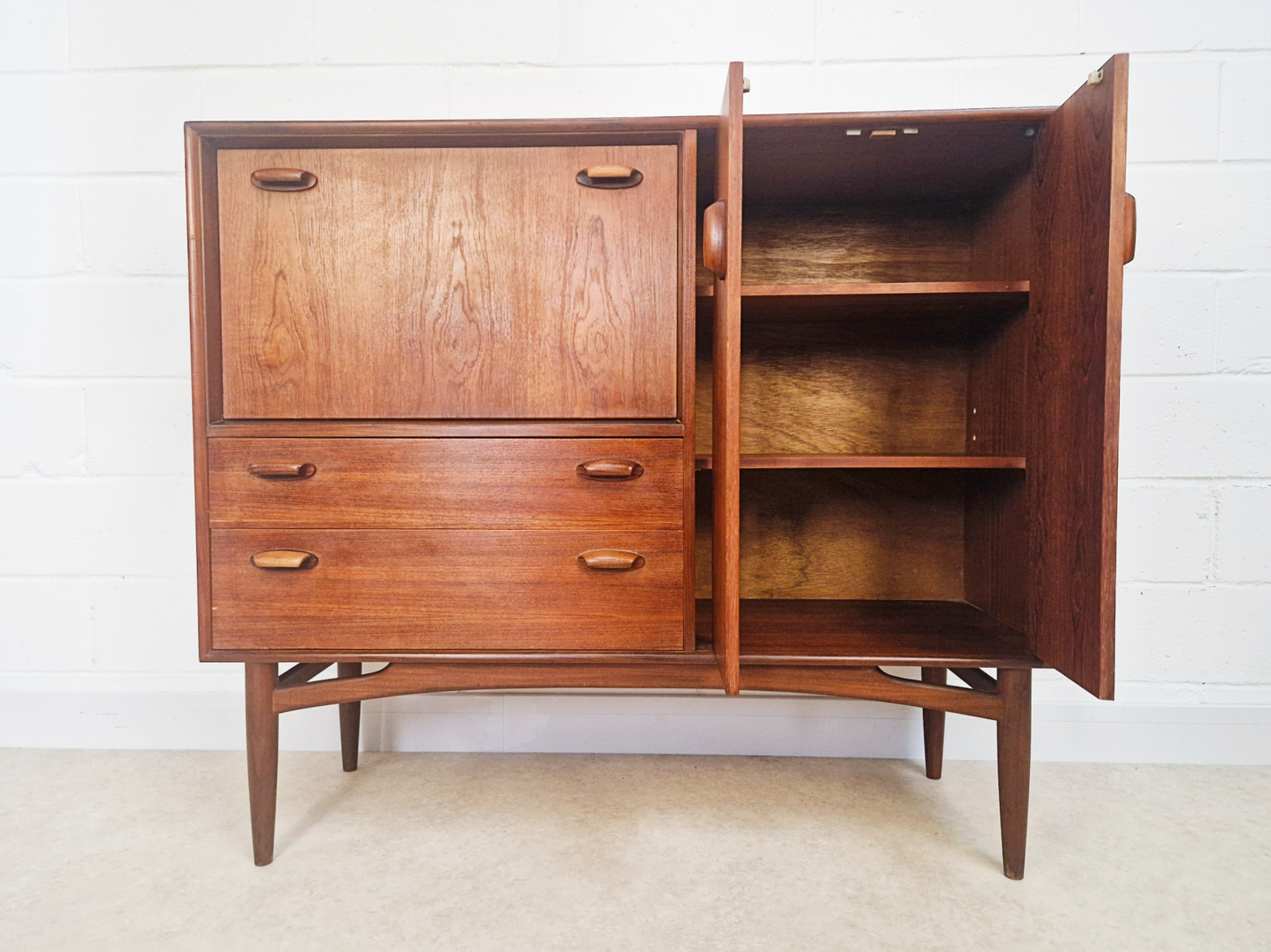 G Plan Brasilia Gold Label 1960s Teak Danish Design Sideboard Drinks Cocktail Cabinet