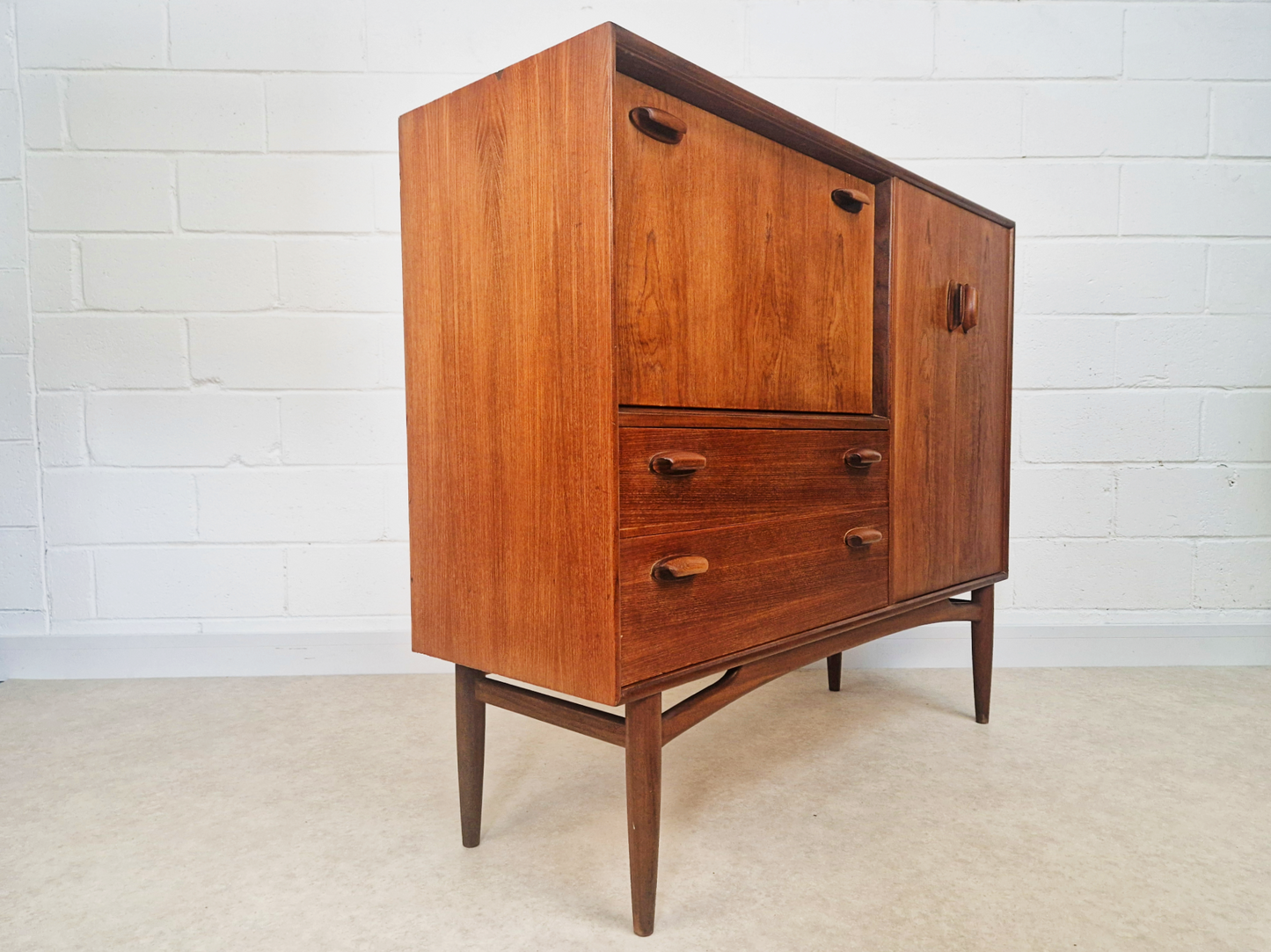 G Plan Brasilia Gold Label 1960s Teak Danish Design Sideboard Drinks Cocktail Cabinet