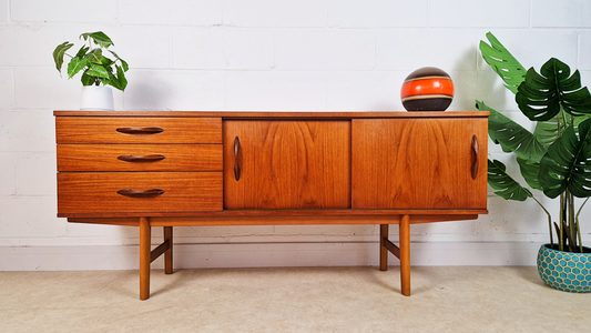 Avalon Vintage Mid Century Medium Teak Danish Design Sideboard Credenza