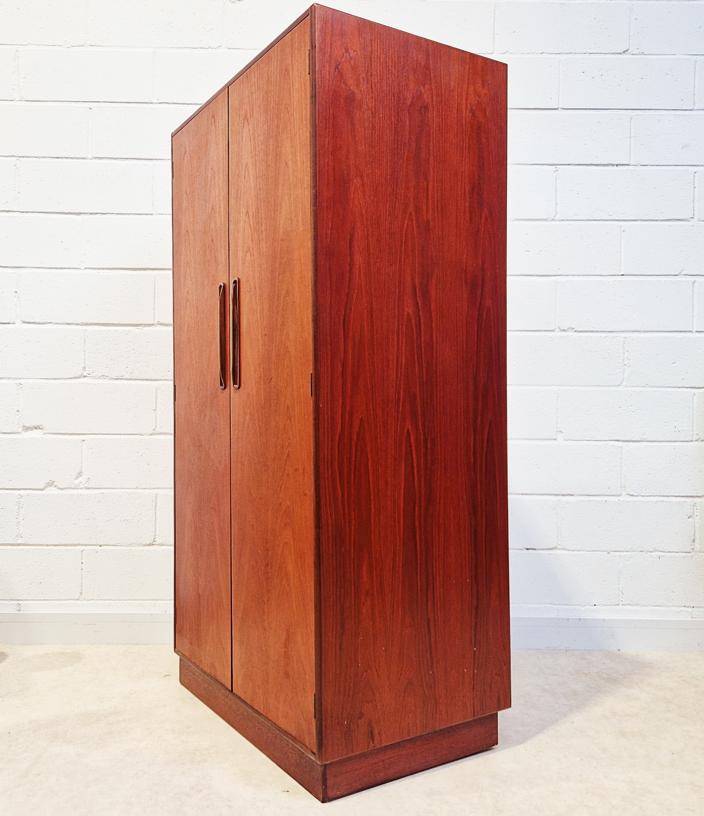 V.B Wilikins for G Plan Fresco Vintage Mid Century Medium Teak Danish Design Wardrobe