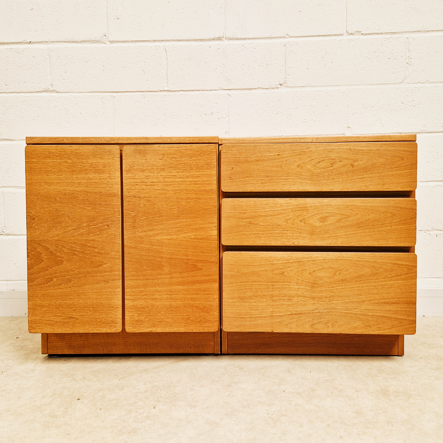 Beaver & Tapley Model 33 Vintage Mid Century Modular Sideboard Cabinet Drawer Set