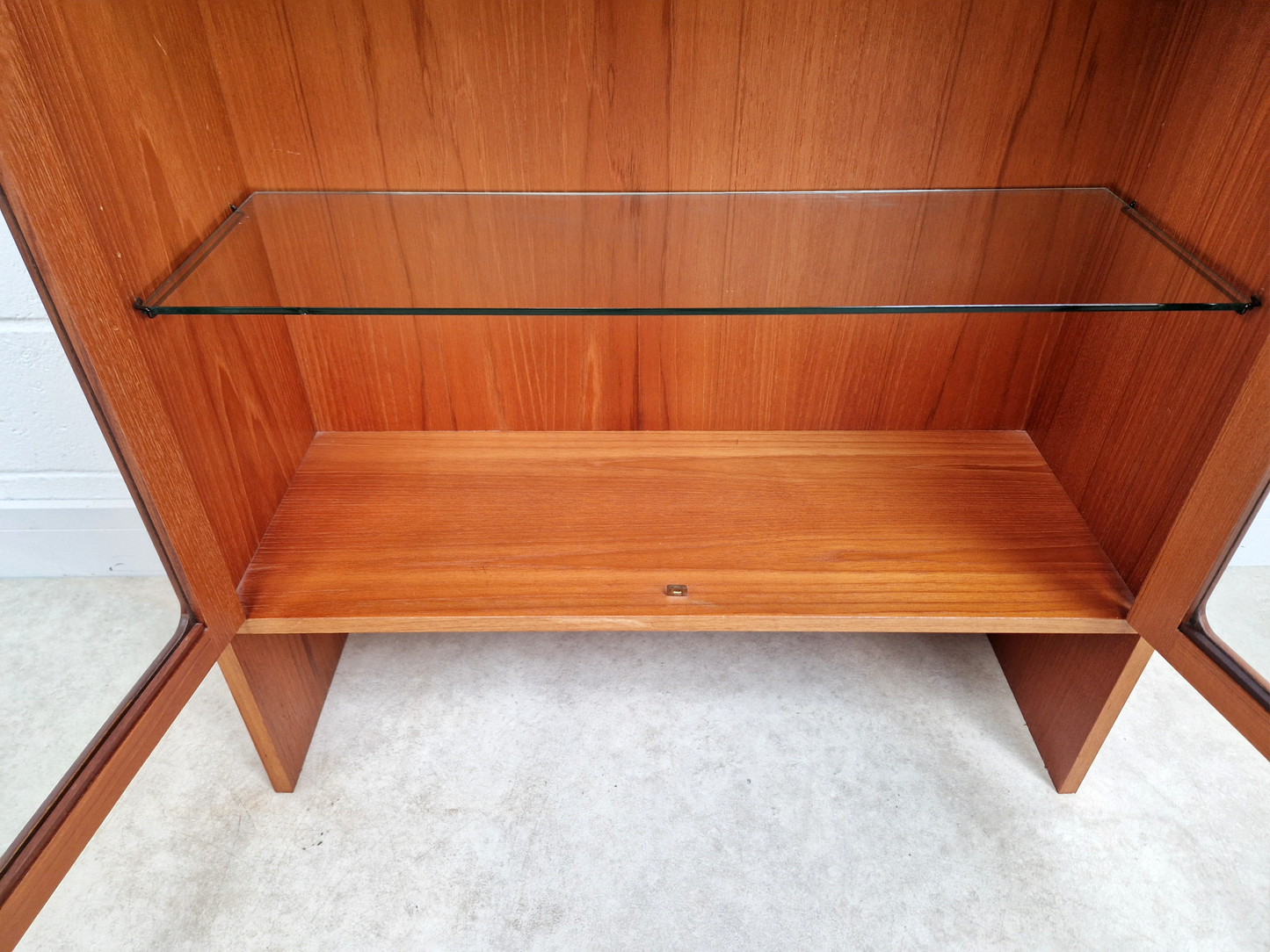 G Plan Fresco Vintage Mid Century  Teak & Glazed Glass Bookcase Drinks Cabinet Sideboard
