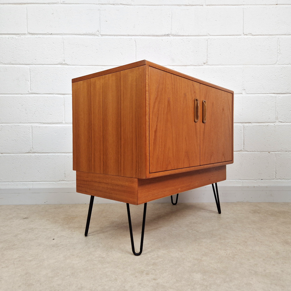 G Plan Fresco Red Label Vintage Mid Century Pyramid Teak Compact Sideboard Cabinet PG201D