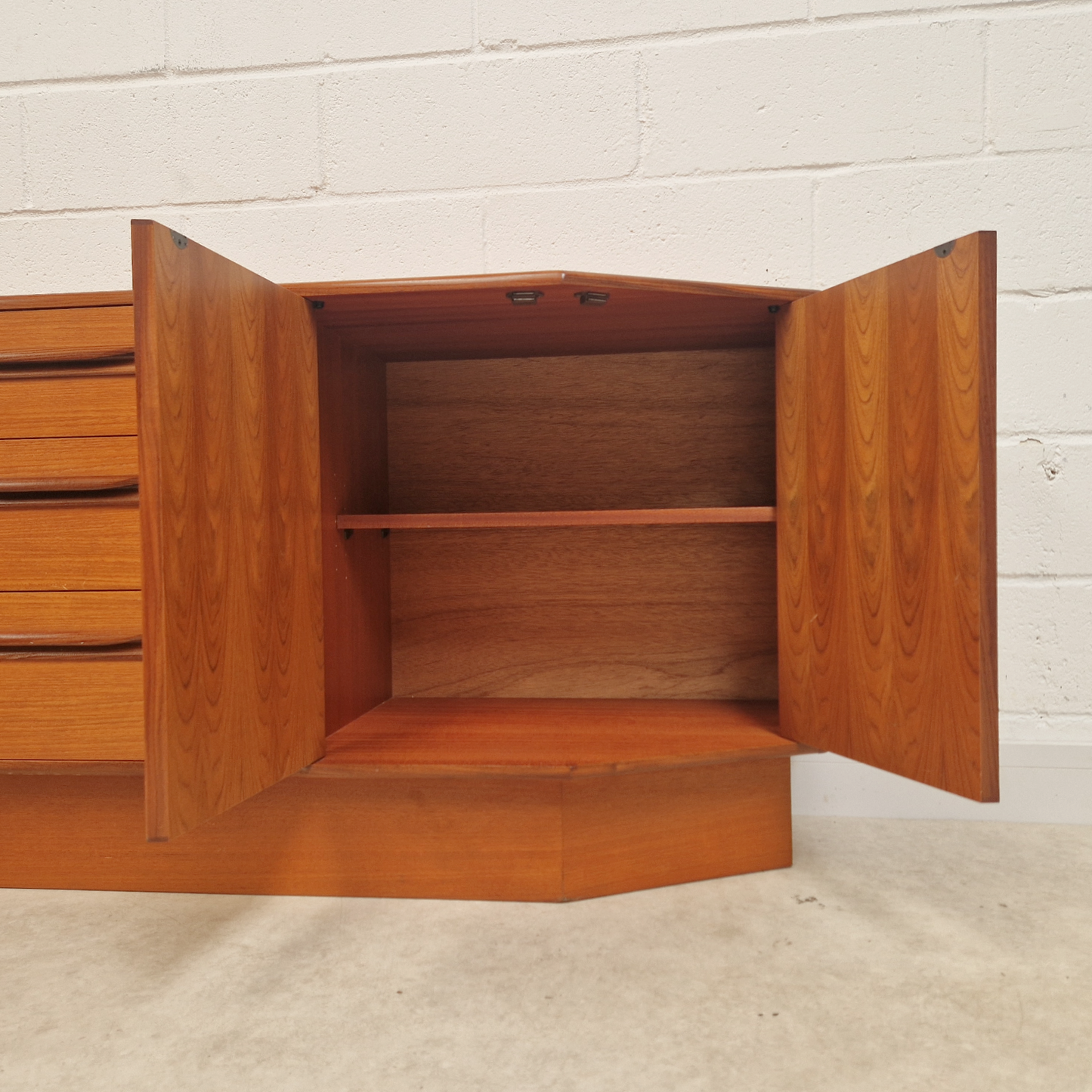 V.B Wilkins G Plan Red Label Vintage Mid Century Danish Design Sideboard Credenza