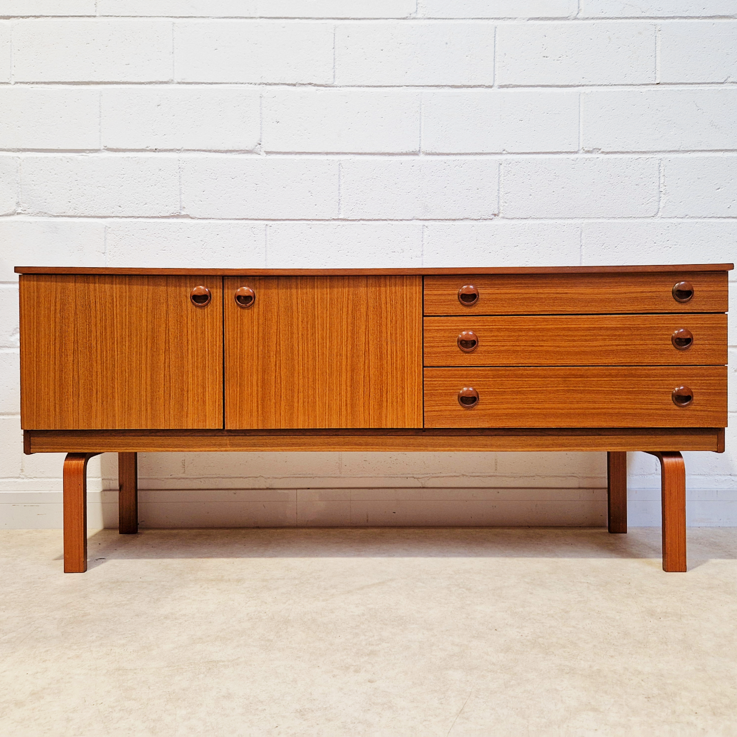 Schreiber Vintage Mid Century Danish Deisgn Sideboard Credenza