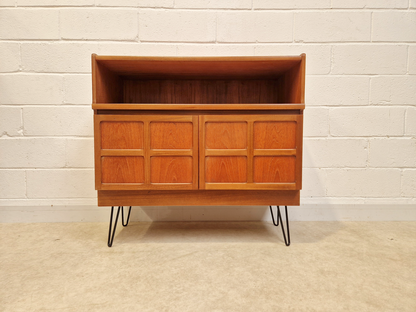 Nathan Vintage Mid Century Medium Teak Compact Sideboard Entertainment Unit