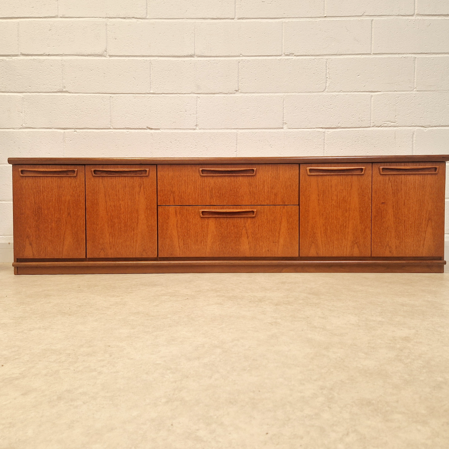 Meredew Vintage Mid Century Danish Design Medium Teak Long Sideboard Buffet Credenza