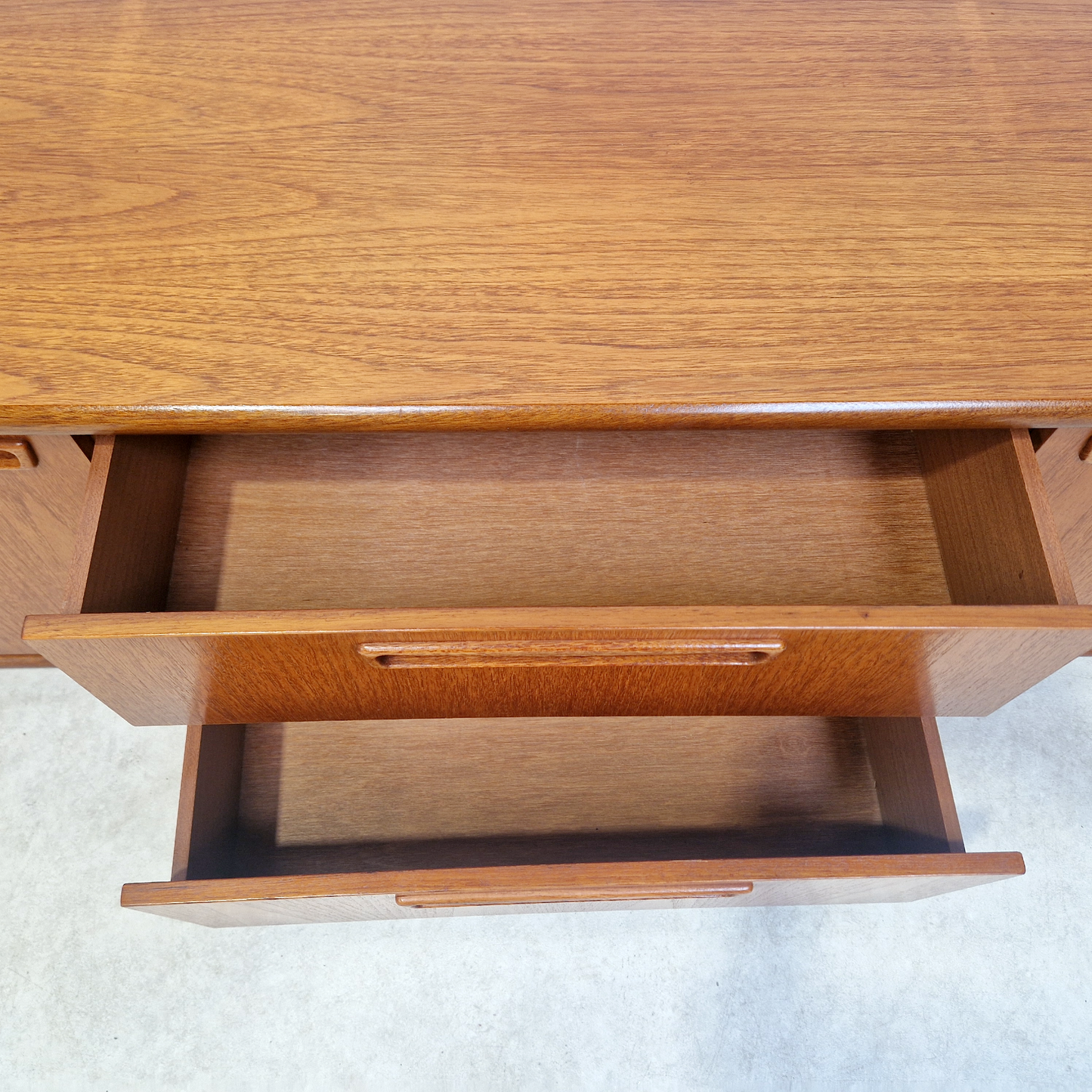 Meredew Vintage Mid Century Danish Design Medium Teak Long Sideboard Buffet Credenza